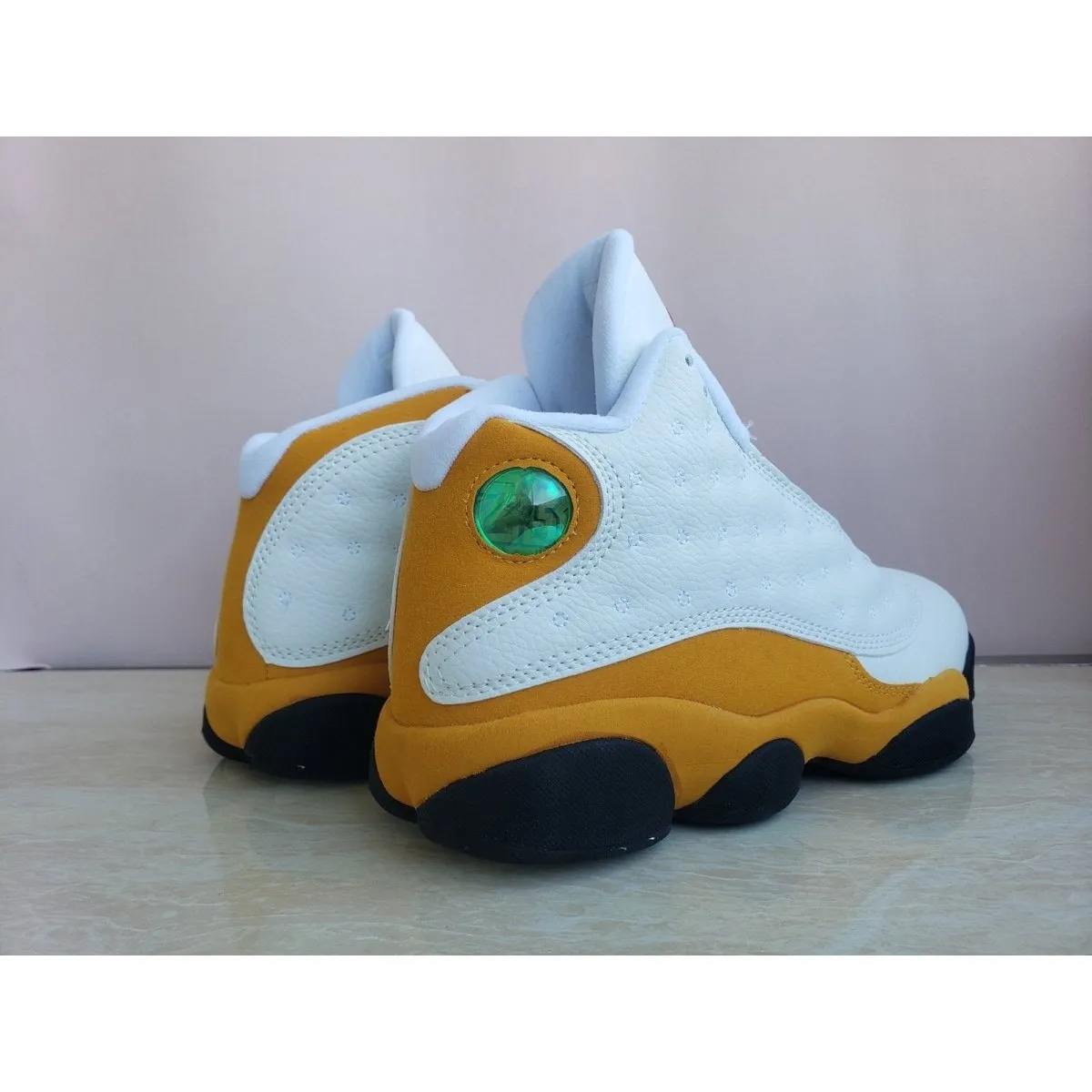 JORDAN 13 RETRO x WHITE ORANGE